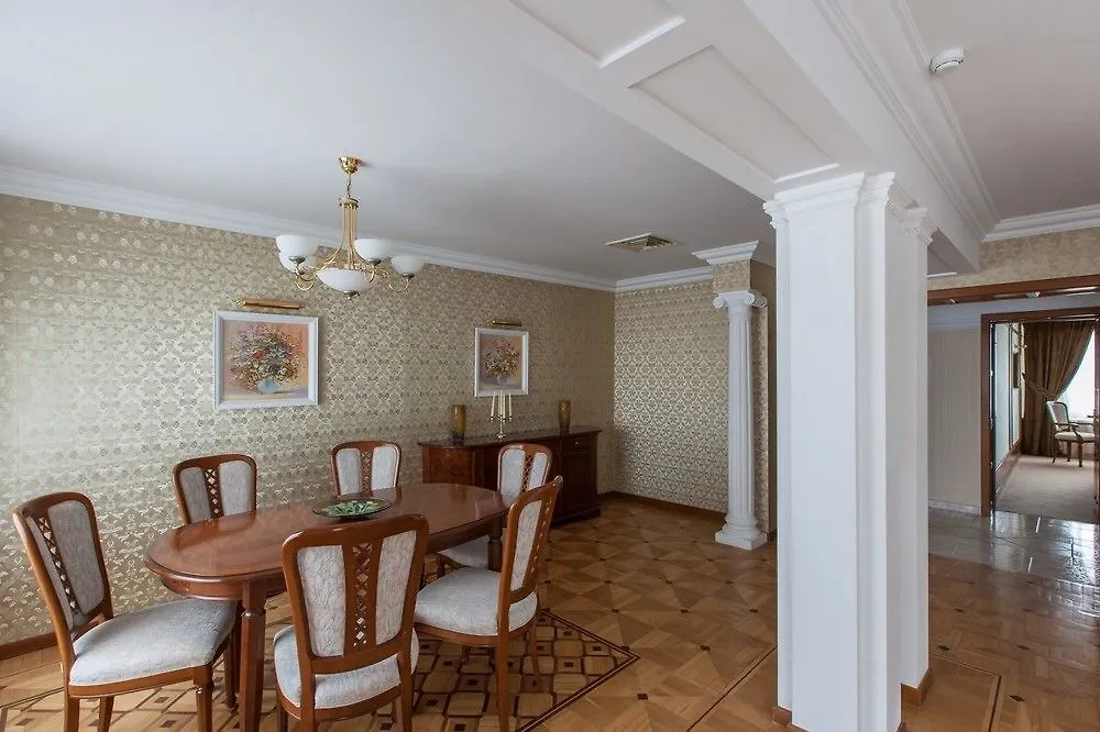 Planeta Hotel Minsk 3*,
